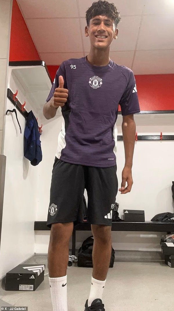 Manchester United 14 tuổi Messi đã giành được số áo chính thức! Lập kỷ lục, cho thấy các kế hoạch ph