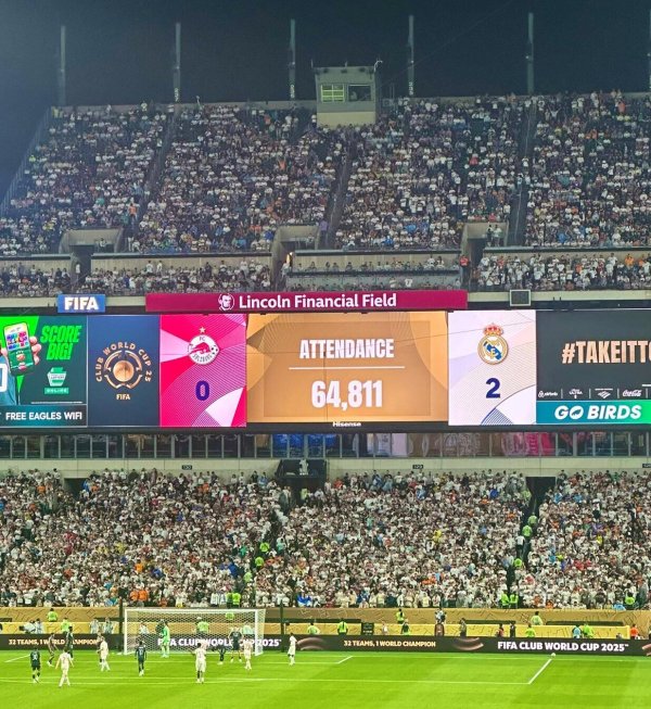 Những người khổng lồ châu Âu đầu tiên đứng bên lề. Số lượng khán giả trong World Cup của Real Madrid