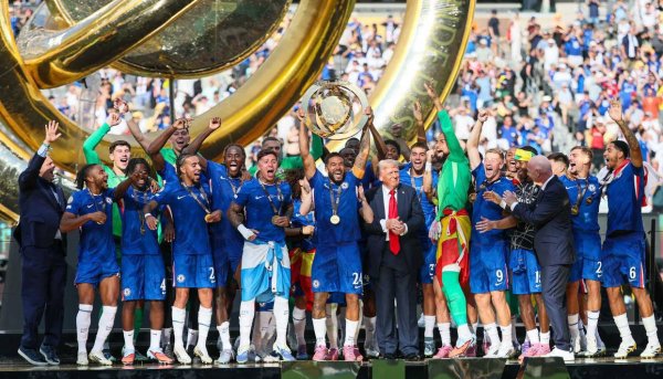Chelsea nâng một bản sao? Ch