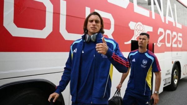 Arsenal đến Singapore để bắt đ